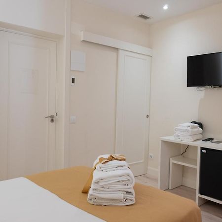 Ch Velarde Hotel Madrid Exterior photo