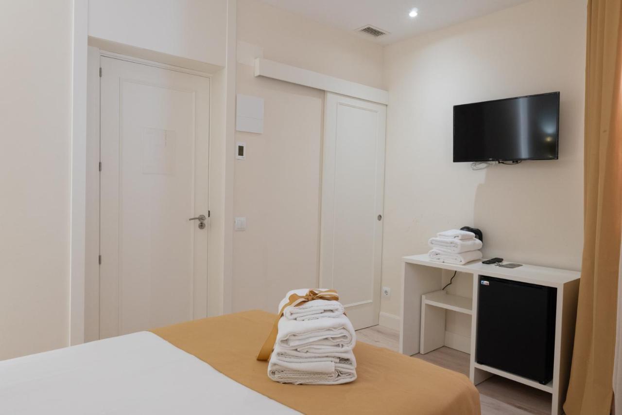 Ch Velarde Hotel Madrid Exterior photo