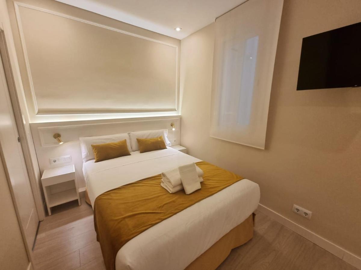 Ch Velarde Hotel Madrid Exterior photo