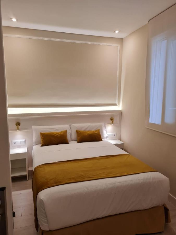 Ch Velarde Hotel Madrid Exterior photo