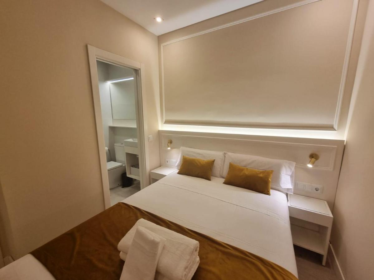 Ch Velarde Hotel Madrid Exterior photo